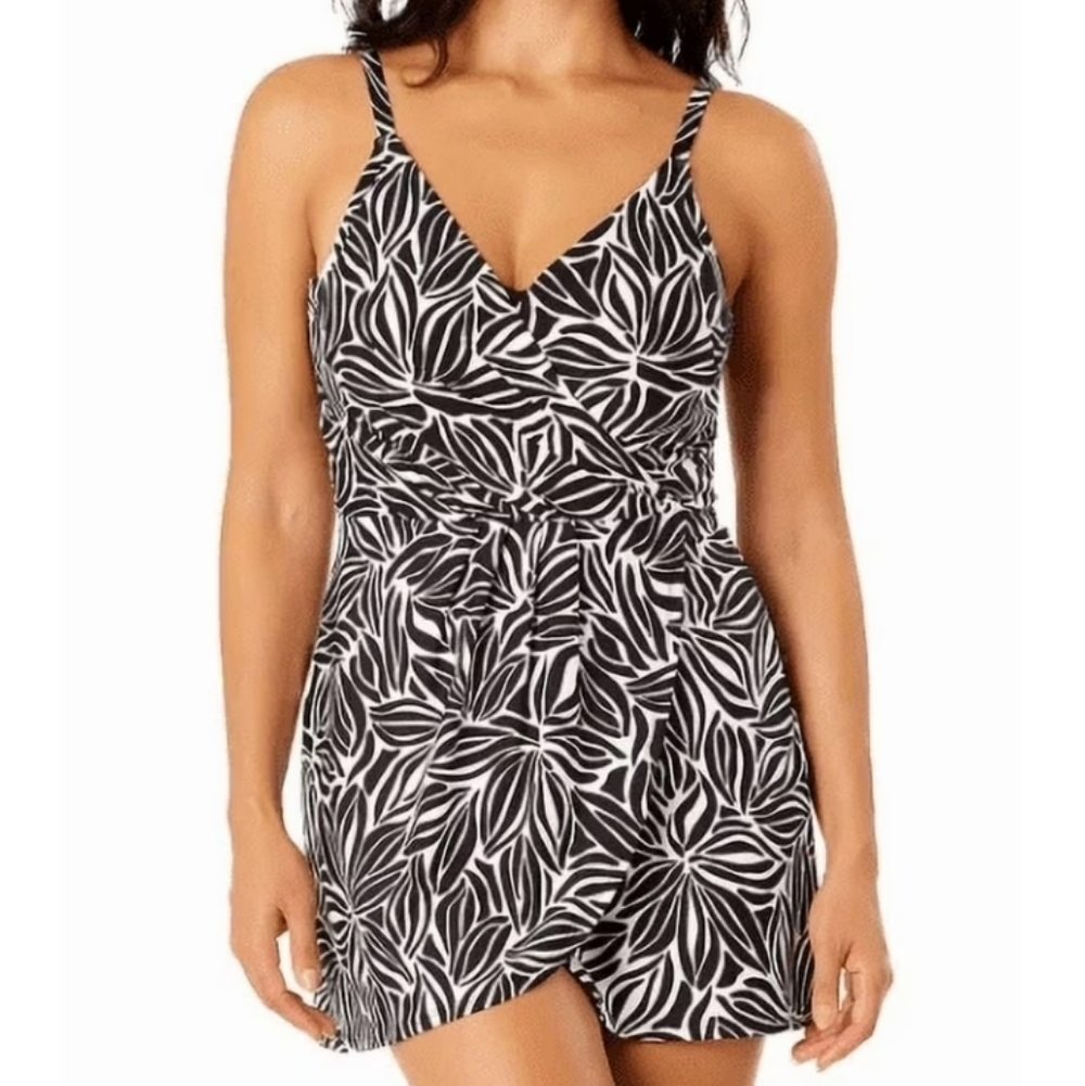 Lands End Ladies Size XL Swim Dress Black & White
